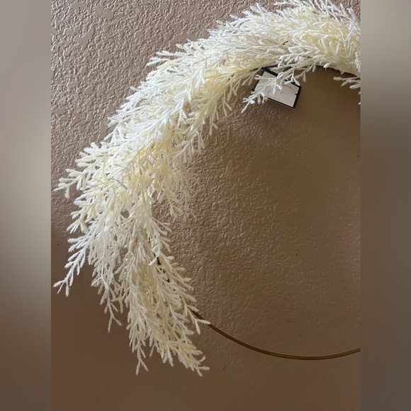 NWT threshold ring faux pampas grass wreath 22” - Picture 7 of 9